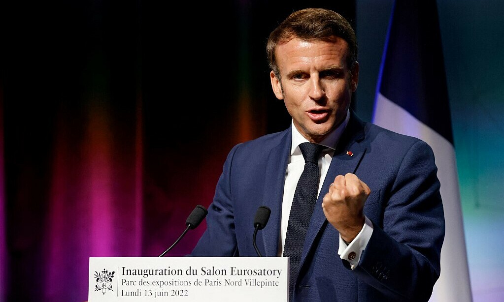 Tổng thống Macron phát biểu tại hội chợ Eurosatory ở Paris hôm 13/6. Ảnh: AFP.