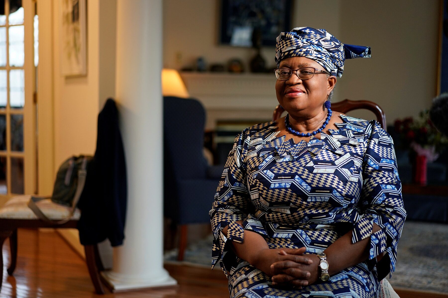 Tổng giám đốc WTO Ngozi Okonjo-Iweala trả lời báo chí hôm 15/2/2021. Ảnh: Reuters