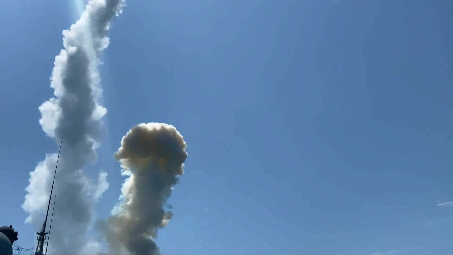 Tên lửa hành hình Kalibr của Nga nhằm vào hạ tầng quân sự Ukraine