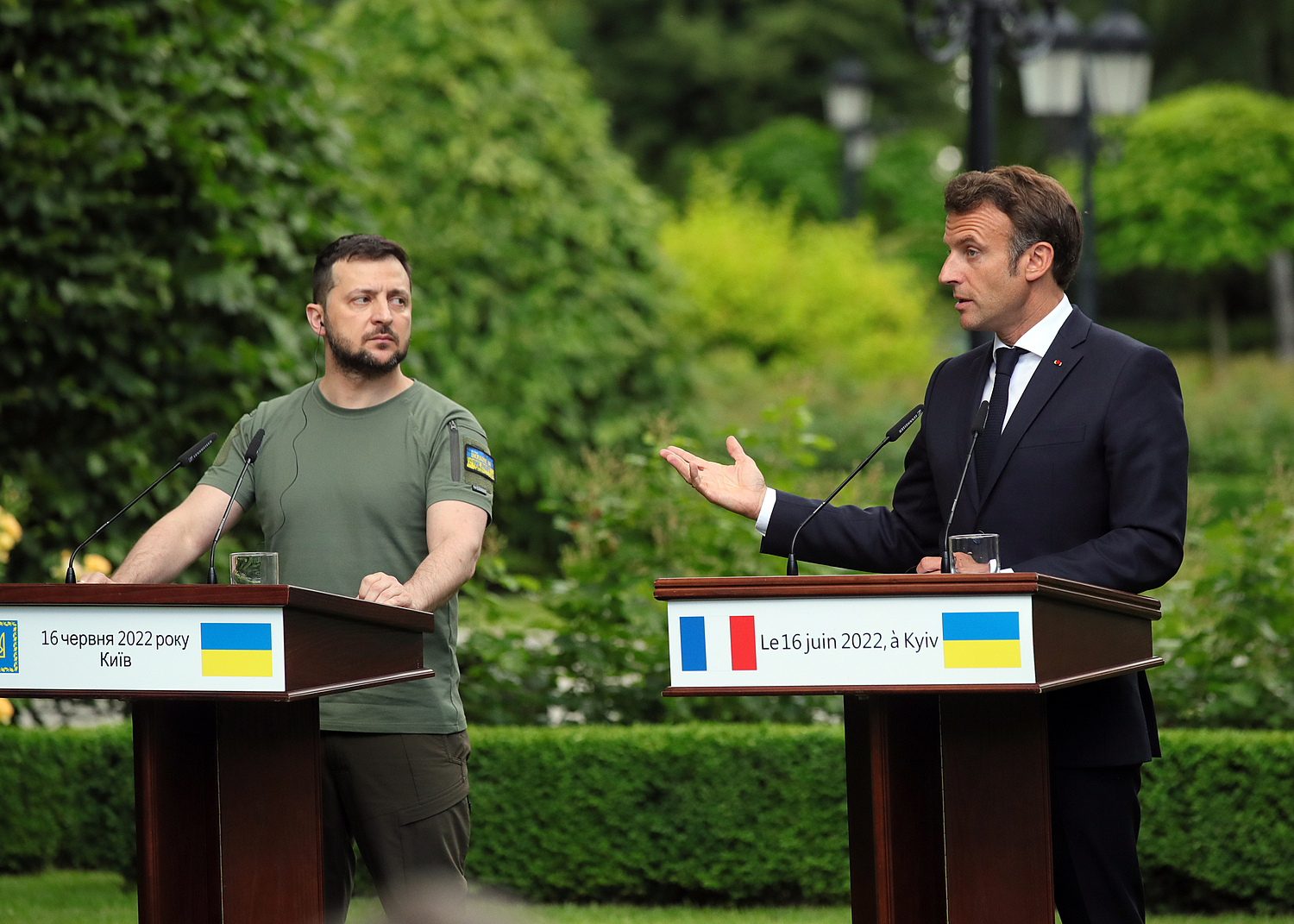 Tổng thống Ukraine Zelensky và Tổng thống Pháp Macron trong cuộc họp báo chung tại Kiev ngày 16/6. Ảnh: Reuters.