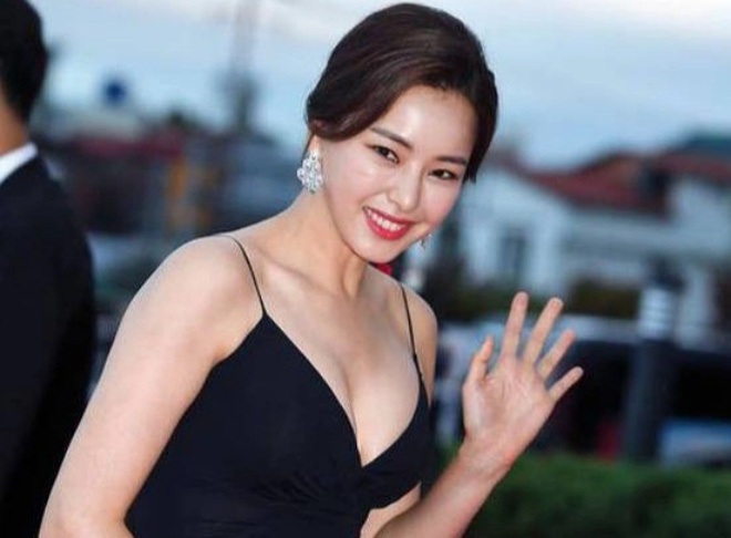 Hoa hậu Hàn đẹp nhất Thế giới đã sinh con, thông tin hiếm hoi được tiết lộ - 6