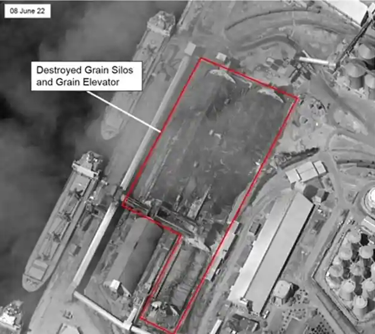 Kho chứa và băng chuyền ngũ cốc bị phá hủy ở Mykolaiv trong ảnh vệ tinh chụp ngày 8/6. Ảnh: Quân đội Mỹ.