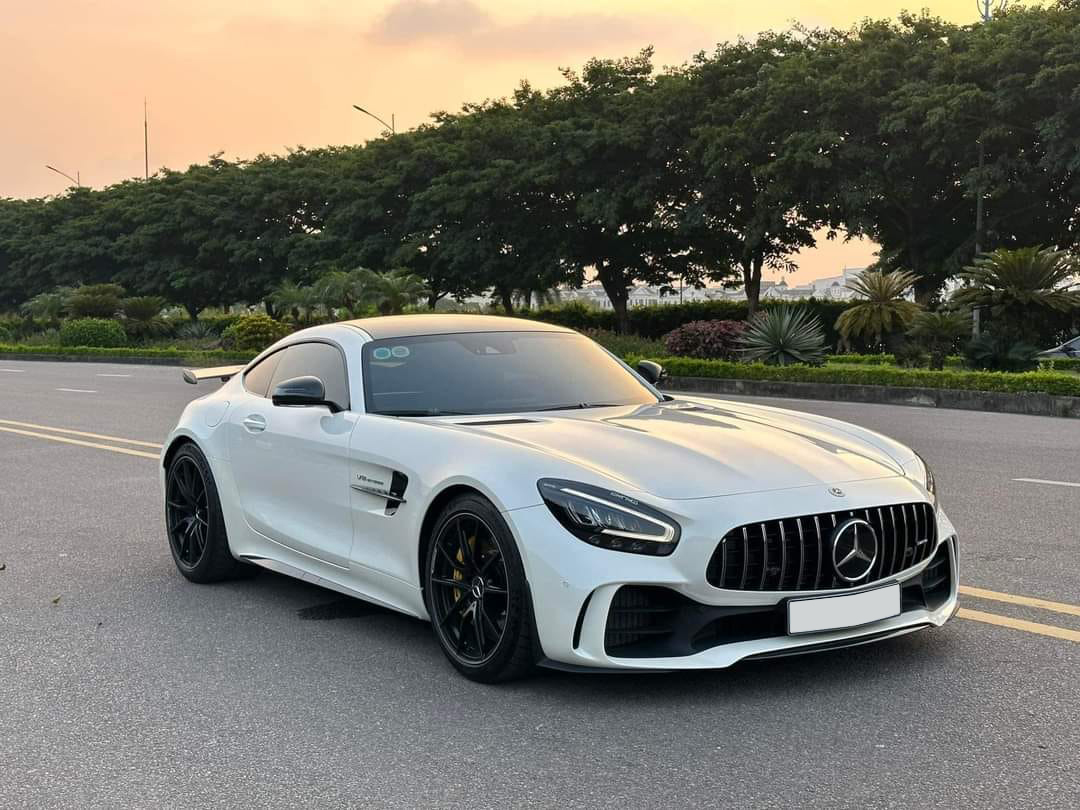 Bán Mercedes-AMG GT R hàng hiếm mới đi 1.400km, người bán chia sẻ: ‘Tiết kiệm gần 3 tỷ’ - Ảnh 1.