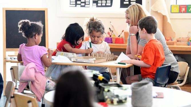 The Queensland government has floated making kindergarten free for all children. (Dave Hunt/AAP PHOTOS)