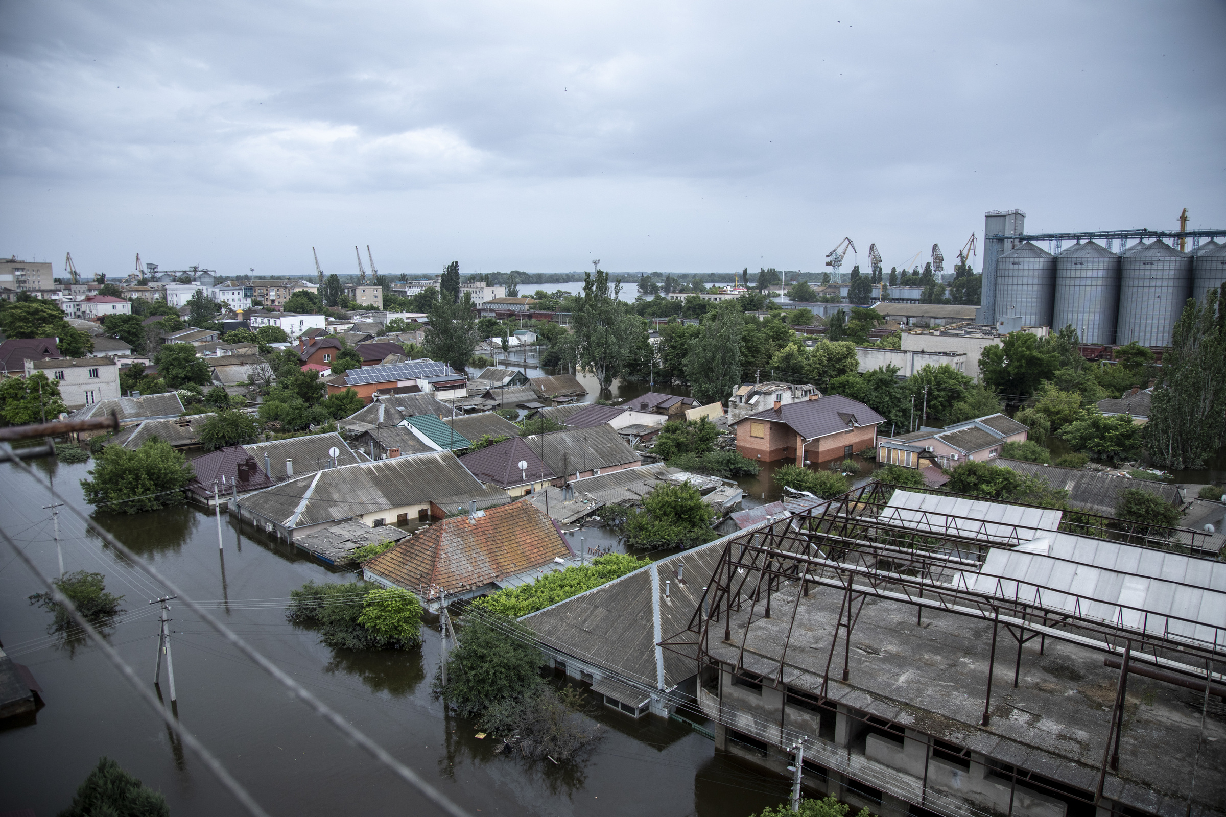 Một khu vực ở Kherson ngập nước ngày 10/6 sau vụ vỡ đập Kakhovka. Ảnh: AFP