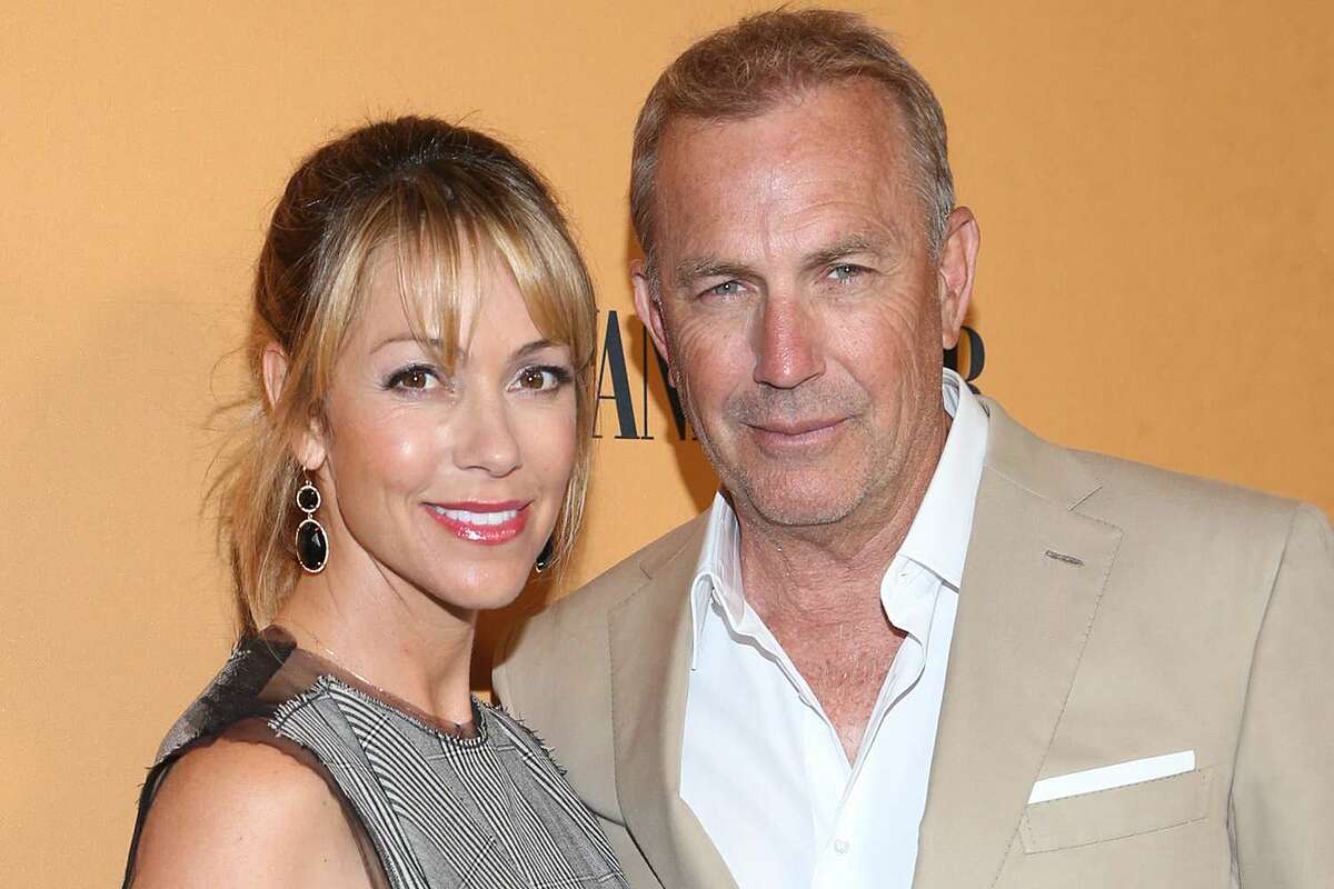 Kevin Costner và vợ, nhà thiết kế túi xách Christine Baumgartner. Ảnh: MediaPunch