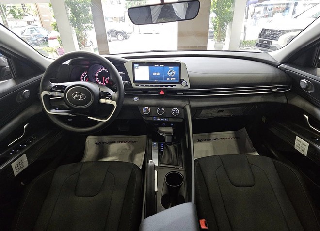 Xả hàng tồn, Hyundai Elantra bán rẻ hơn cả ‘đàn em’ Accent mới ra mắt- Ảnh 5.