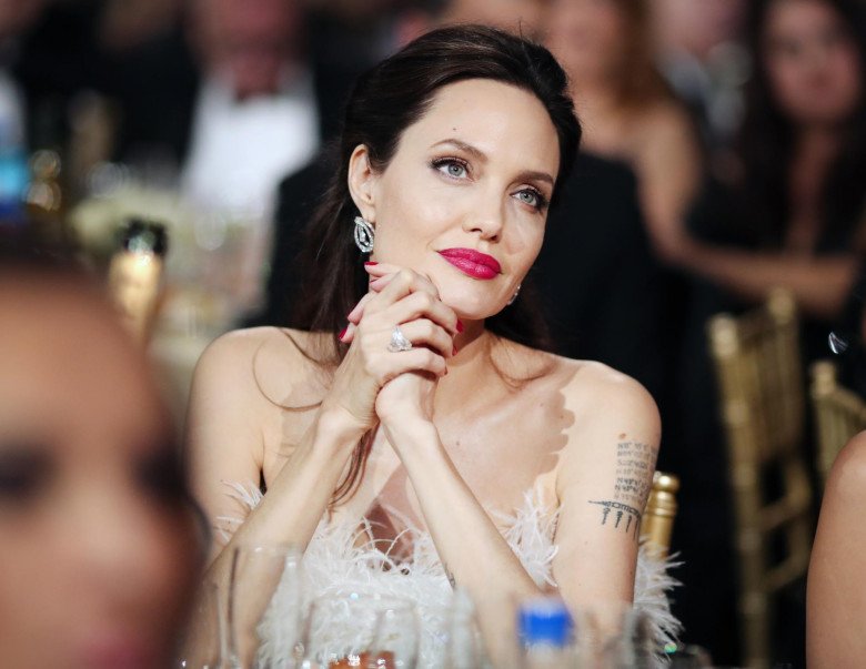 Angelina lặng lẽ trải qua sinh nhật lần thứ 49 cùng các con.