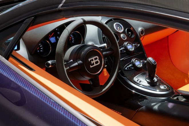 Chiêm ngưỡng “biệt thự di động” Bugatti Veyron Grand Sport Vitesse cực bóng bẩy- Ảnh 6.