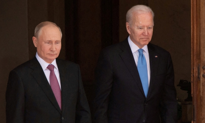 Tổng thống Nga Vladimir Putin (trái) và Tổng thống Mỹ Joe Biden ở Geneva, Thụy Sĩ, ngày 16/6/2021. Ảnh: Reuters