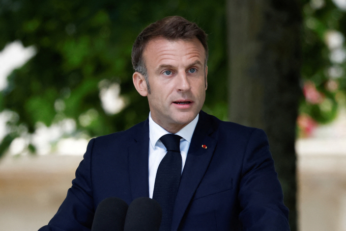 Tổng thống Emmanuel Macron phát biểu trong sự kiện tại Bayeux, phía tây bắc nước Pháp, vào ngày 7/6. Ảnh: AFP