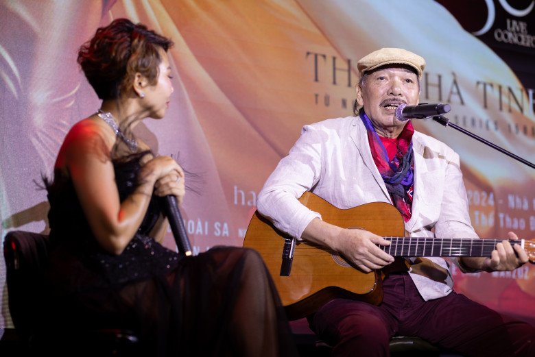Nhạc sĩ Trần Tiến, chú ruột của Hà Trần cho biết cháu gái là người sống giản dị, chỉ dành tình yêu cho âm nhạc.