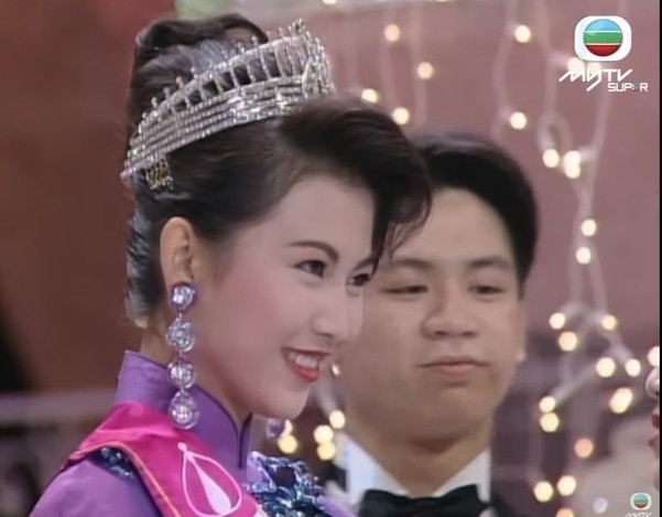 Top 10 Hoa hậu Hồng Kông đẹp nhất mọi thời đại, có người từng bị chê xấu nhất lịch sử - 17