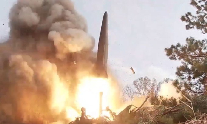 Tên lửa Iskander Nga khai hỏa nhằm vào mục tiêu ở Ukraine hồi năm 2022. Ảnh: Zvezda