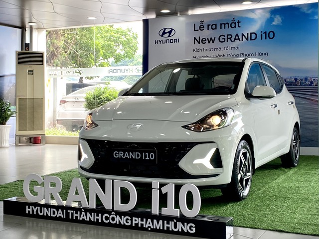 Ảnh thực tế Hyundai Grand i10 1.2AT hatchback giá 435 triệu đồng: Thấp hơn bản sedan 20 triệu đồng nhưng có ga tự động và đèn LED- Ảnh 2.
