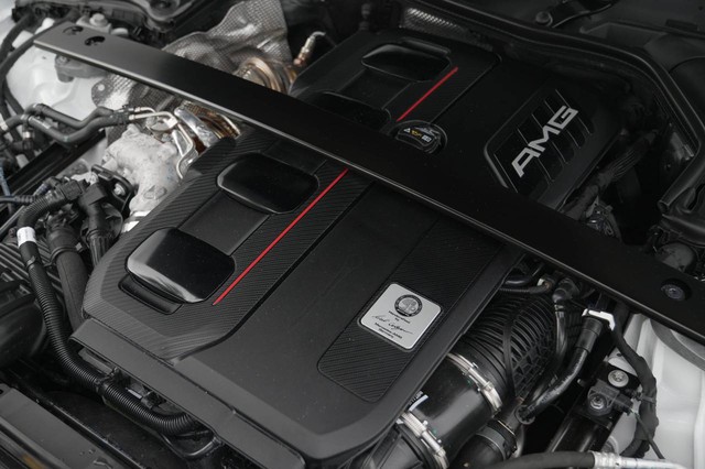 Mercedes-AMG C 63 S E Performance giá 4,9 tỷ đồng đầu tiên về Việt Nam: Mạnh ngang siêu xe, nhiều 'đồ chơi' khủng cho tín đồ tốc độ- Ảnh 12.