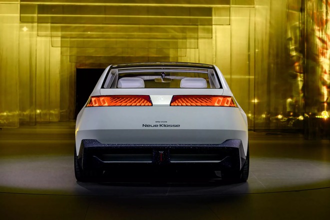 Xem trước BMW 3-Series 2025 sắp ra mắt: Thiết kế lột xác hoàn toàn, HUD to kỷ lục, động cơ điện không dưới 300 mã lực- Ảnh 5.