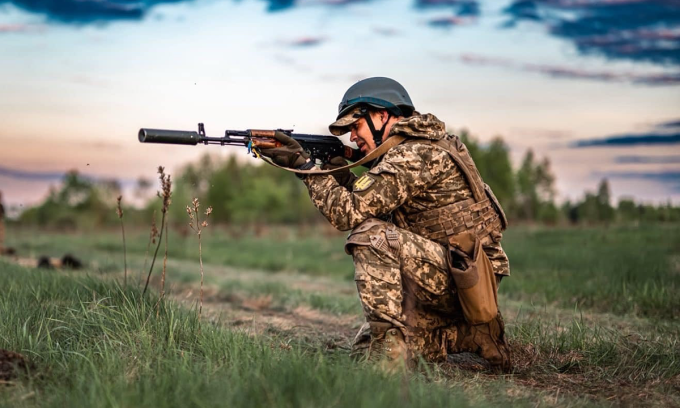 Binh sĩ Ukraine ở tiền tuyến trong bức ảnh đăng ngày 10/6. Ảnh: Quân đội Ukraine
