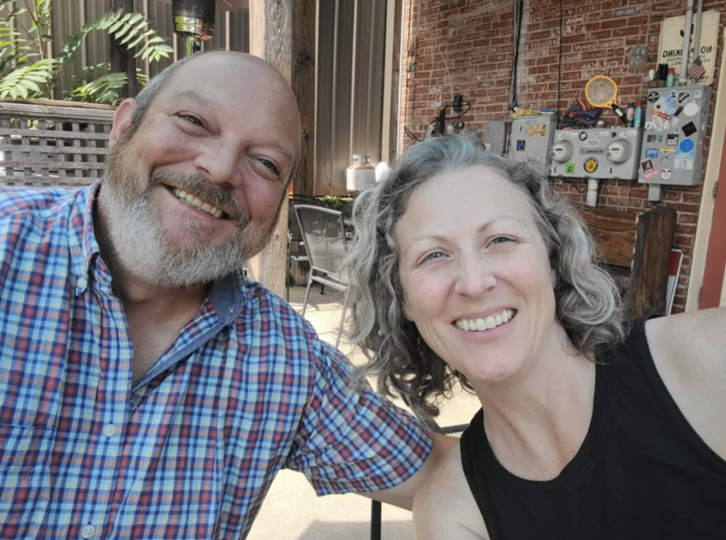 Kevin và vợ Jessica Cellura sẽ cùng hai con rời Mỹ đến Morocco sinh sống. Ảnh: Jessica Cellura