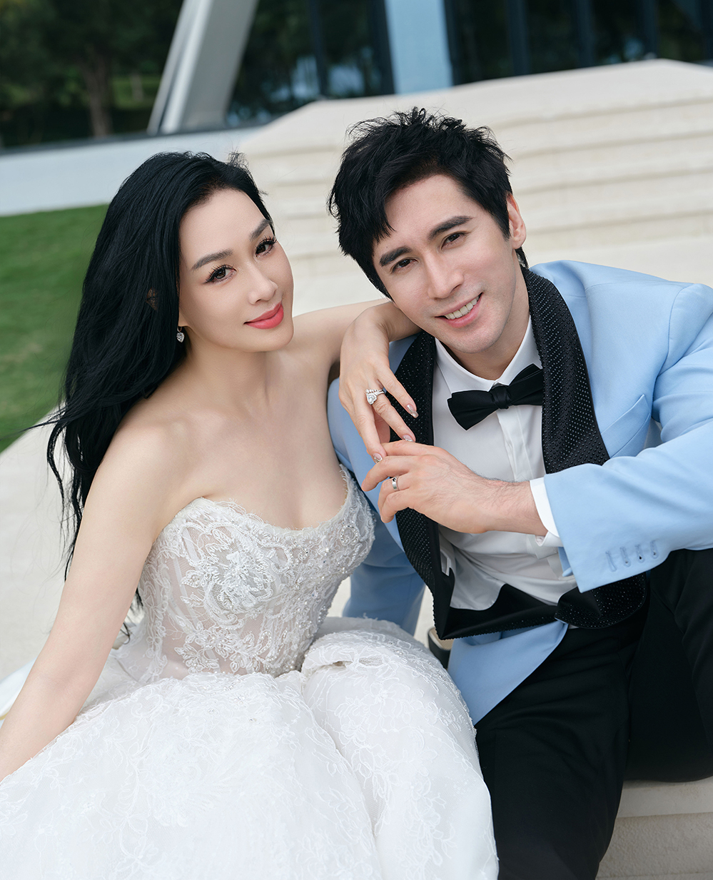 Vợ chồng Chung Lệ Đề. Ảnh: Cosmo