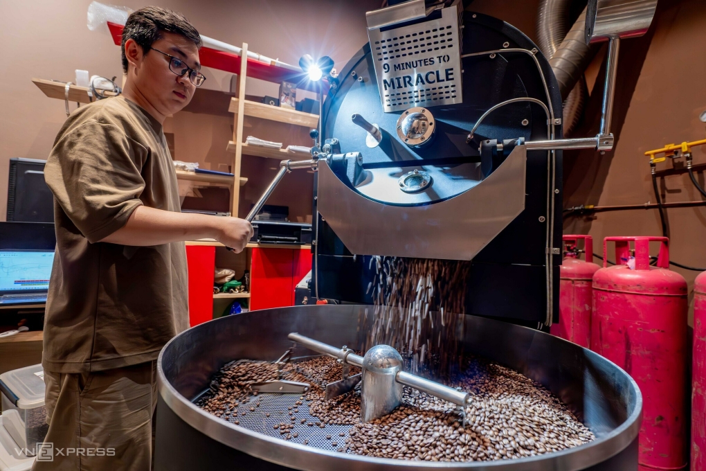 Xưởng rang cà phê đặc sản. Ảnh: Hoàng Giang