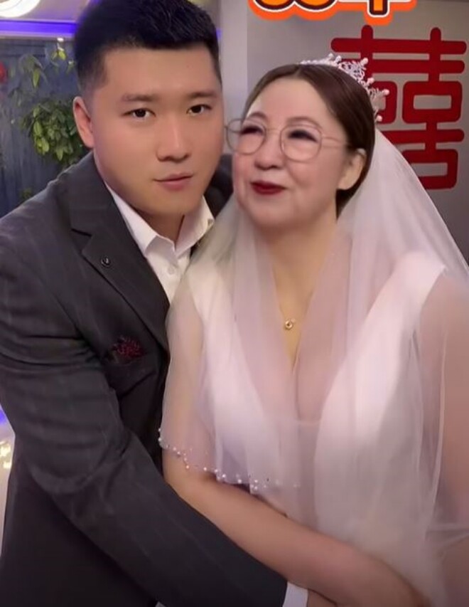 Clip: Những khoảnh khắc ngọt ngào của cặp đôi