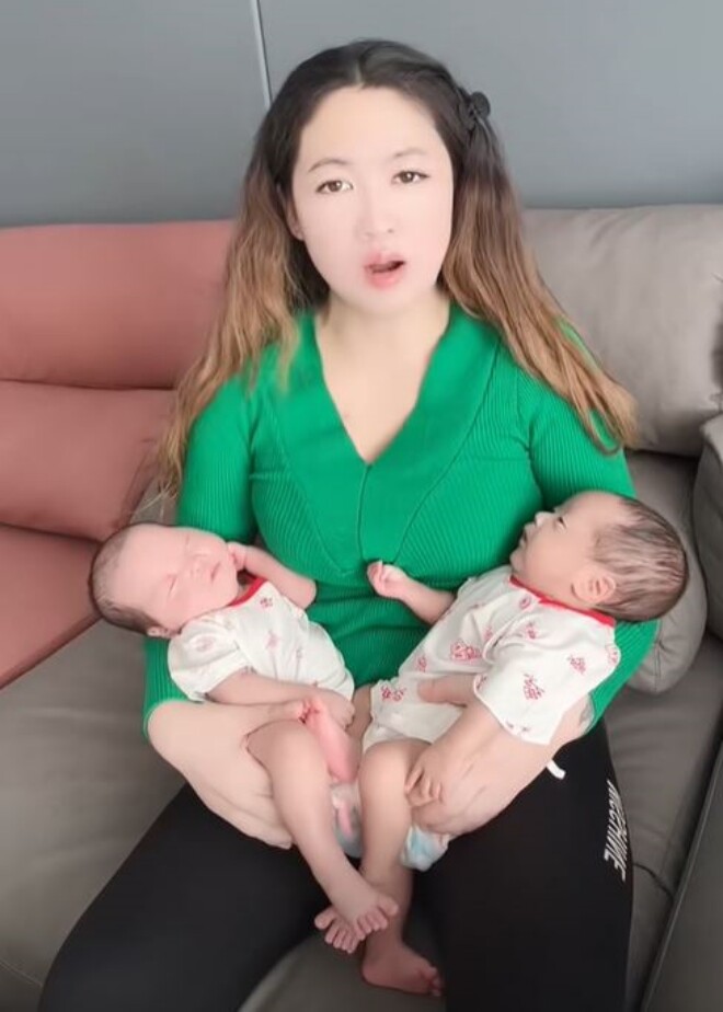 Phú bà lấy trai trẻ kém 11 tuổi, sinh đôi ở tuổi 40, được bố mẹ chồng cưng như trứng - 5