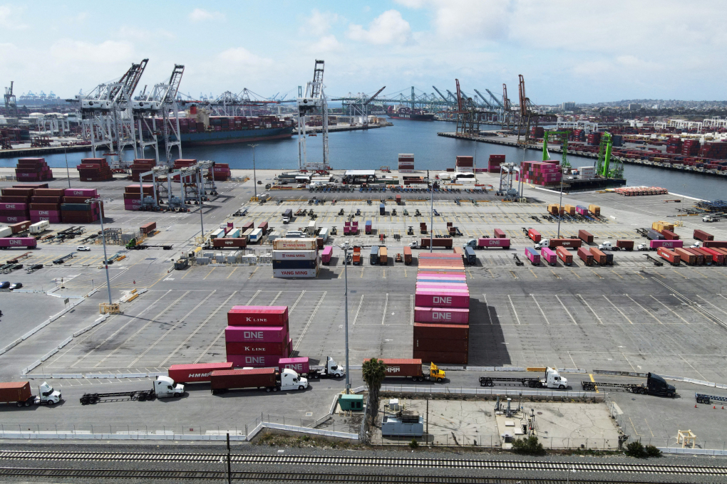 Một góc cảng Los Angeles tại San Pedro, California, Mỹ vào ngày 5/5. Ảnh: Reuters