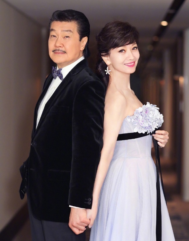 Hoàng Cẩm Sâm luôn quan tâm và yêu chiều Triệu Nhã Chi.