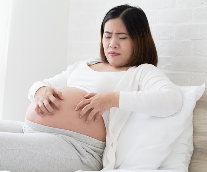 Bị ngứa trong thai kỳ - nguy cơ gặp biến chứng nguy hiểm, mẹ bầu không thể chủ quan (ảnh minh hoạ).