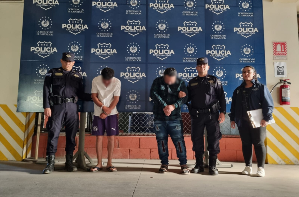 Cảnh sát bắt hai nghi phạm ở El Salvador. Ảnh: Interpol