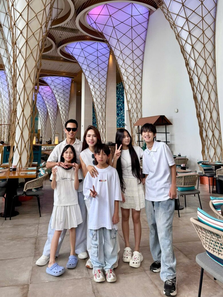 Gia đình hạnh phúc của Lý Hải và Minh Hà.