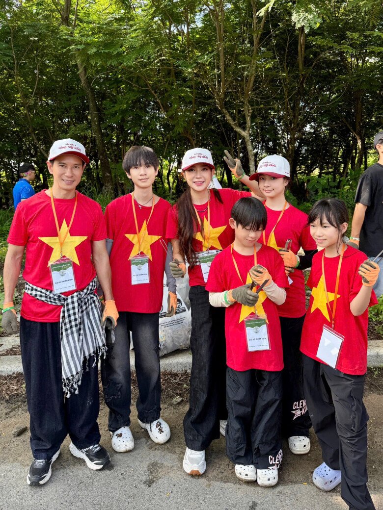 Lý Hải và Minh Hà cho các con học trường công lập dù nhà giàu có.