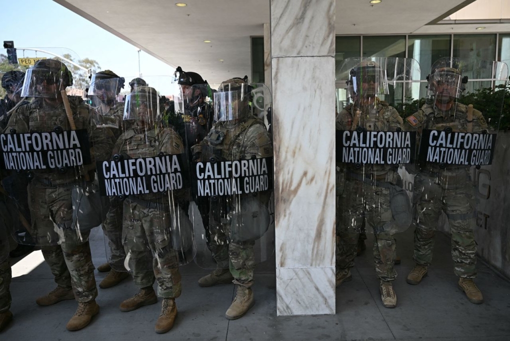Lực lượng Vệ binh Quốc gia California tại Los Angeles ngày 9/6. Ảnh: AFP