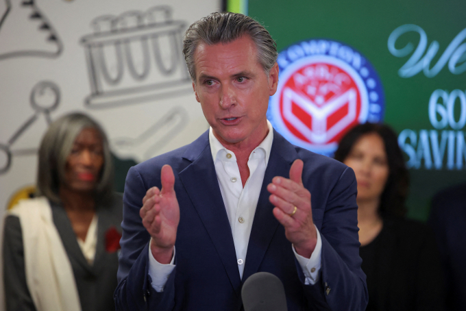 Thống đốc Gavin Newsom phát biểu tại Compton, bang California ngày 5/6. Ảnh: Reuters