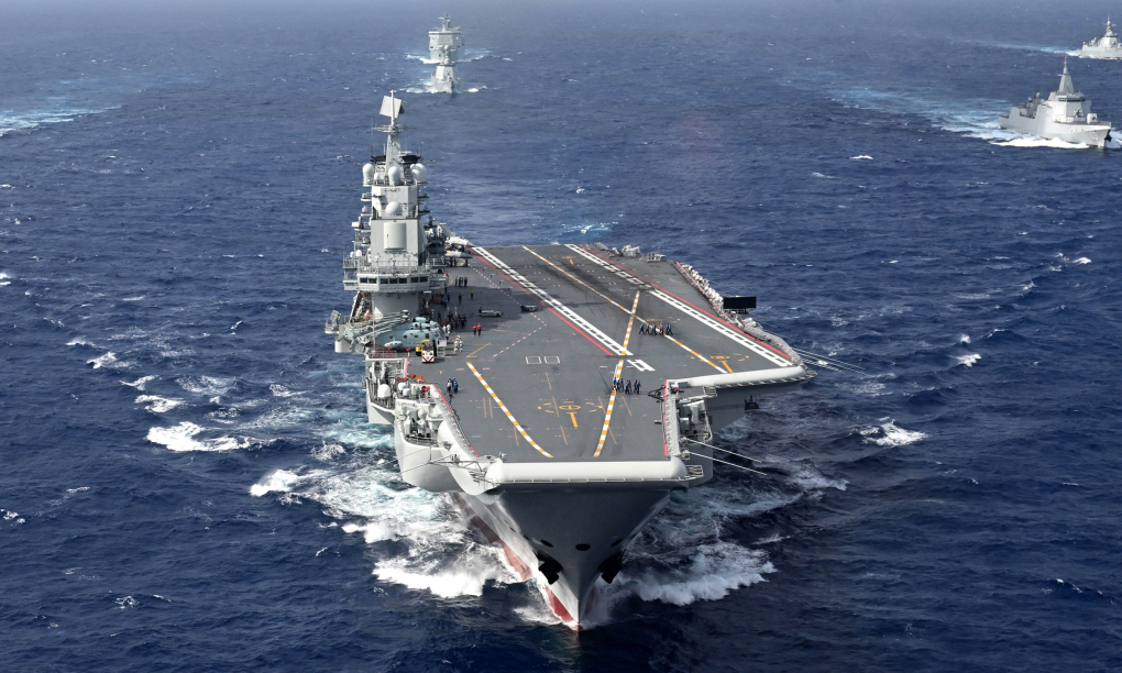 Tàu sân bay Liêu Ninh và các tàu hộ tống diễn tập trên biển tháng 10/2024. Ảnh: AFP