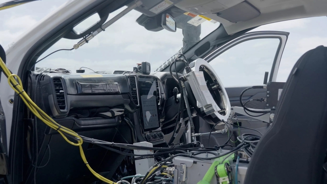 Không ngờ Ford Ranger bản siêu tải đang hot được test theo kiểu độc lạ này: Không cần người lái vẫn băm bổ nhiều địa hình khắc nghiệt- Ảnh 3.