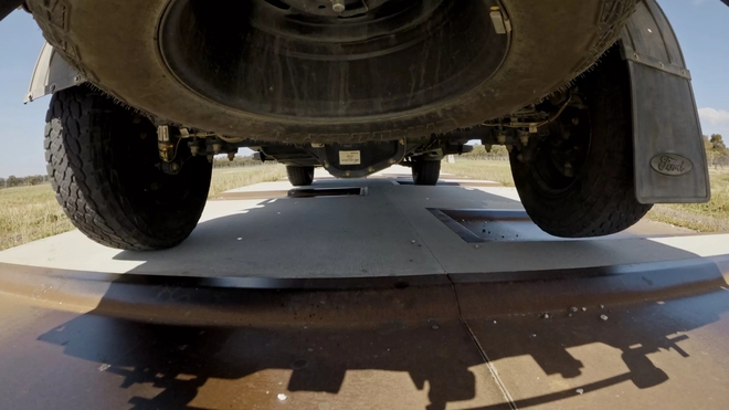 Không ngờ Ford Ranger bản siêu tải đang hot được test theo kiểu độc lạ này: Không cần người lái vẫn băm bổ nhiều địa hình khắc nghiệt- Ảnh 7.