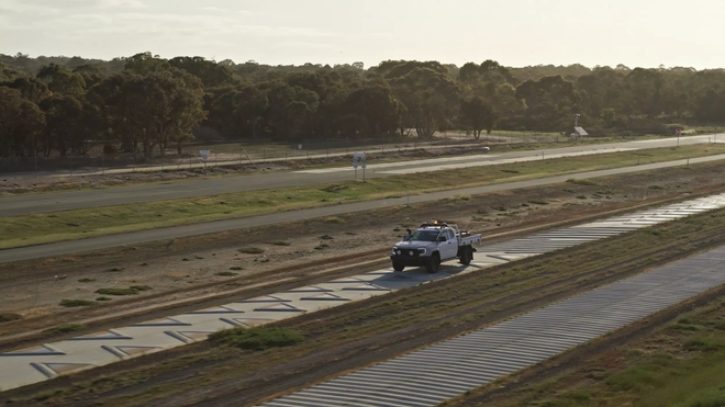 Không ngờ Ford Ranger bản siêu tải đang hot được test theo kiểu độc lạ này: Không cần người lái vẫn băm bổ nhiều địa hình khắc nghiệt- Ảnh 8.