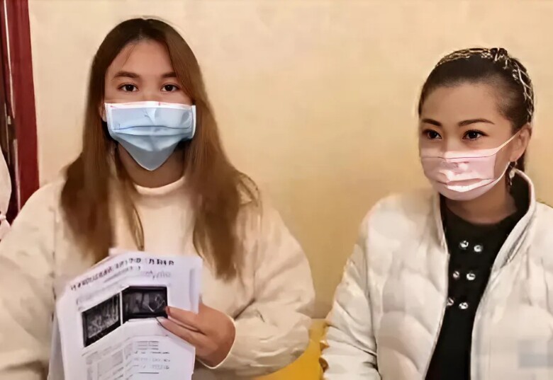 Đến bệnh viện siêu âm, cô gái 18 tuổi tá hoả khi bác sĩ thông báo đang mang thai 8 bé - 3