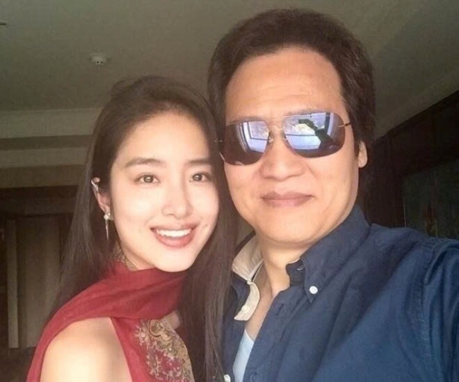 Dương Thái Ngọc từng hẹn hò cha nuôi Lưu Diệc Phi - tỷ phú U70 Trần Kim Phi.