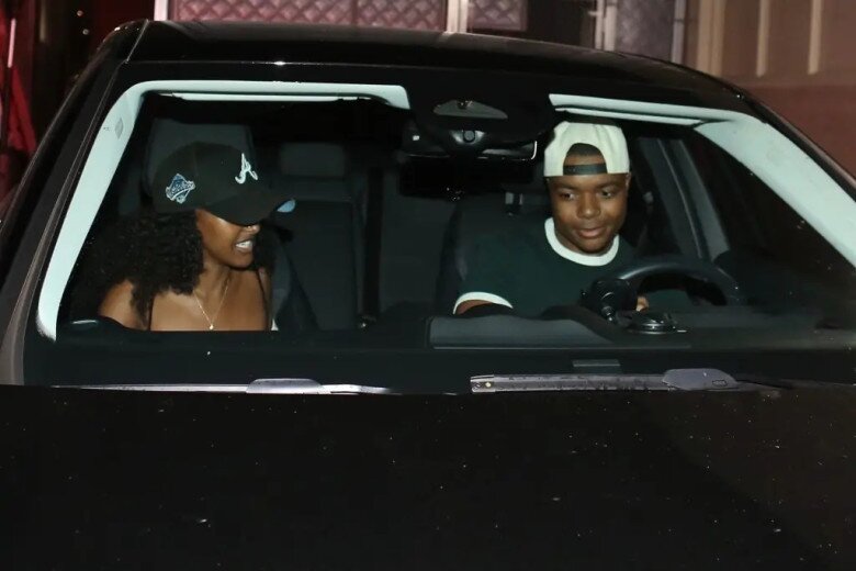 Zahara có buổi hẹn hò lãng mạn với nam diễn viên Elijah Cooper. 