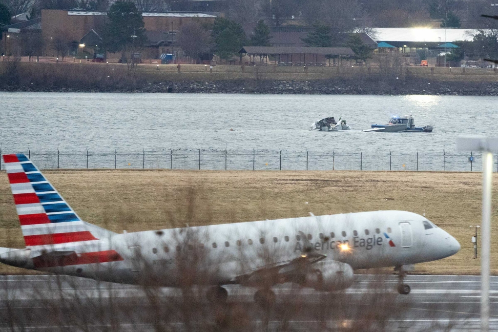 Máy bay thương mại Mỹ tại sân bay quốc gia Reagan Washington cuối tháng 1. Ảnh: Reuters