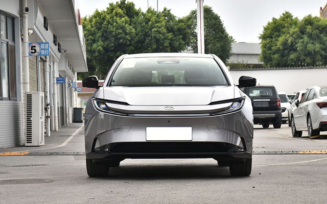 SUV Toyota mới đẹp long lanh này có giá quy đổi từ 470 triệu đồng, rẻ hơn cả Corolla cũ: Có ADAS, màn khủng, chạy 630km/sạc- Ảnh 2.