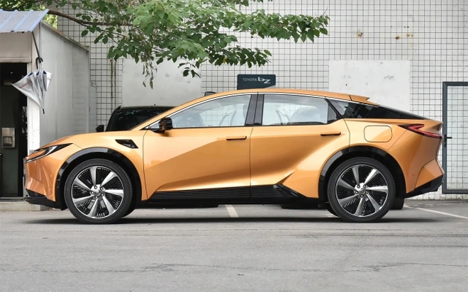 SUV Toyota mới đẹp long lanh này có giá quy đổi từ 470 triệu đồng, rẻ hơn cả Corolla cũ: Có ADAS, màn khủng, chạy 630km/sạc- Ảnh 5.