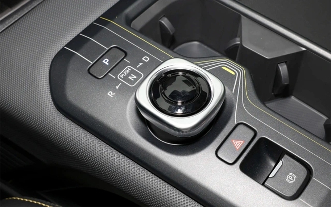 SUV Toyota mới đẹp long lanh này có giá quy đổi từ 470 triệu đồng, rẻ hơn cả Corolla cũ: Có ADAS, màn khủng, chạy 630km/sạc- Ảnh 7.