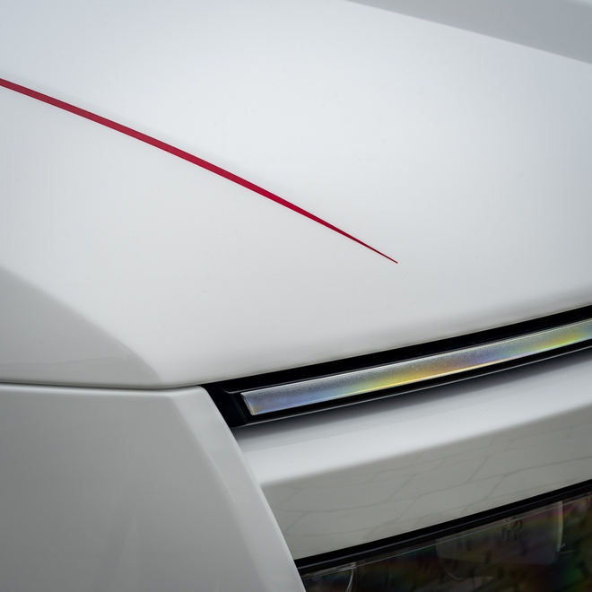 Mẹ tặng con gái Rolls-Royce Spectre hàng thửa với họa tiết hoa hồng thêu bằng kỹ thuật hoàn toàn mới- Ảnh 6.