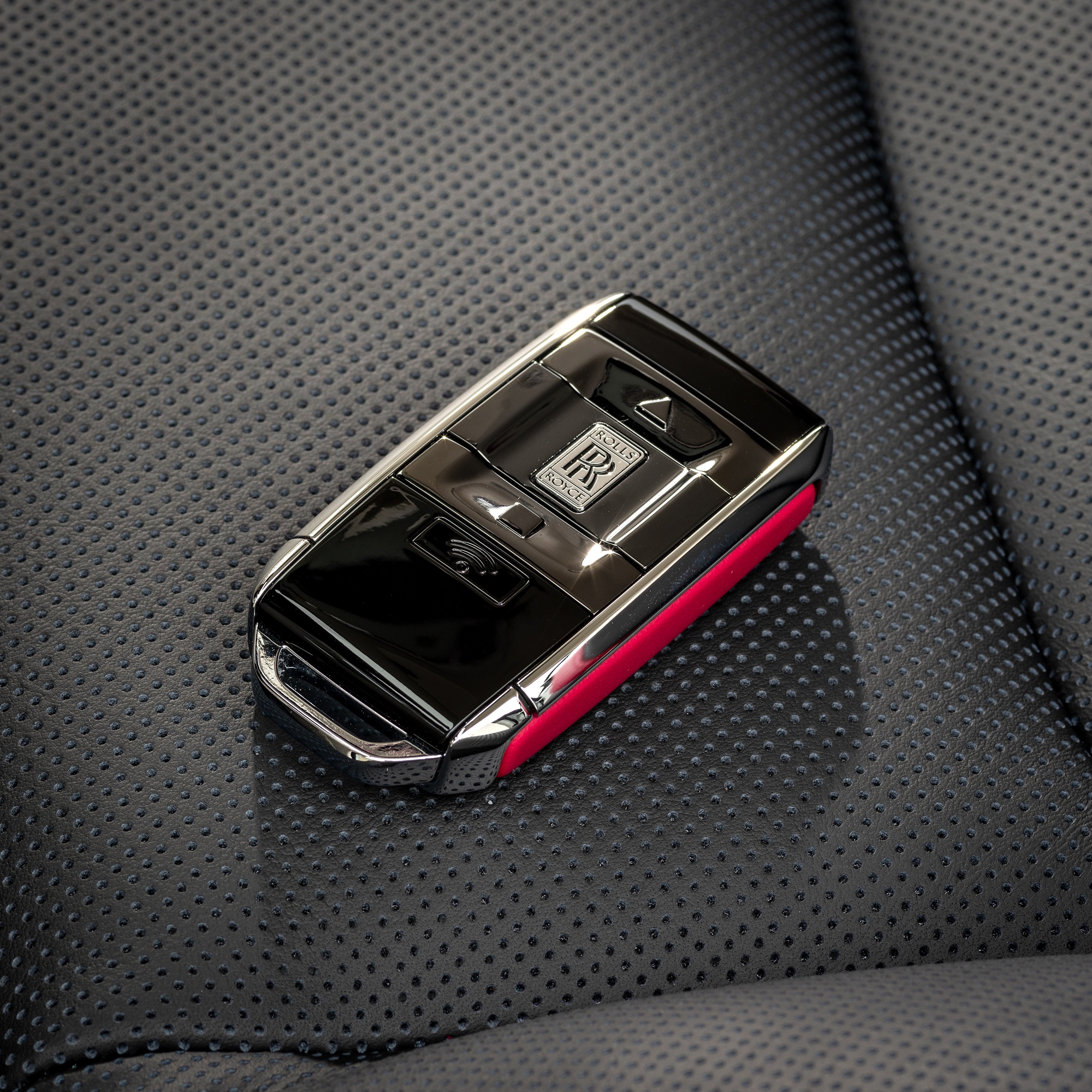 Mẹ tặng con gái Rolls-Royce Spectre hàng thửa với họa tiết hoa hồng thêu bằng kỹ thuật hoàn toàn mới- Ảnh 10.