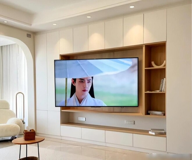 Tại sao ngày càng nhiều người loại bỏ lắp tivi trong phòng khách? Thiết bị thay thế này đang “lên ngôi” - 1