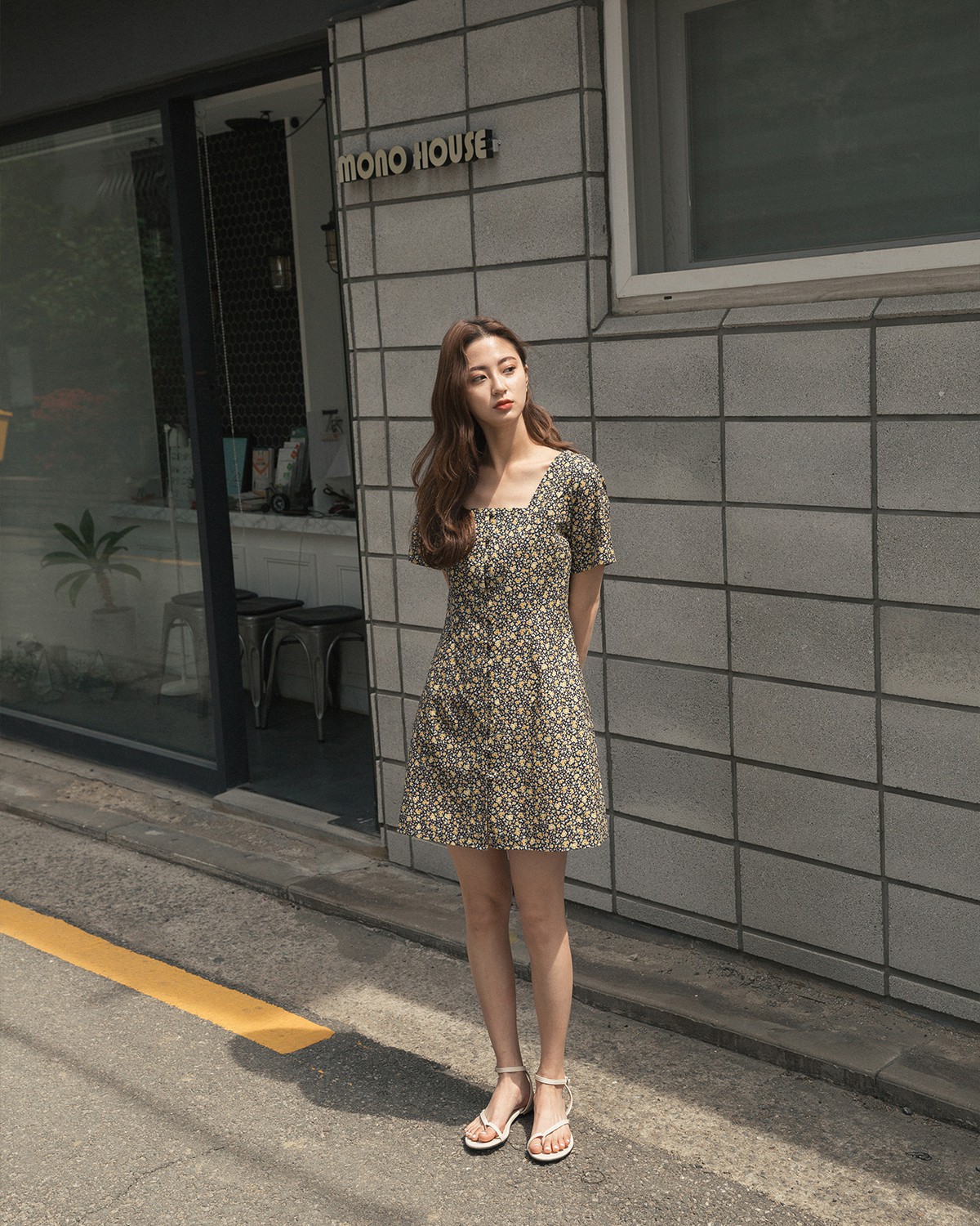 Tại sao không nên mặc váy ngắn với giày búp bê? 4 quy tắc kết hợp giày với váy đẹp miễn chê giúp chân dài miên man - 17